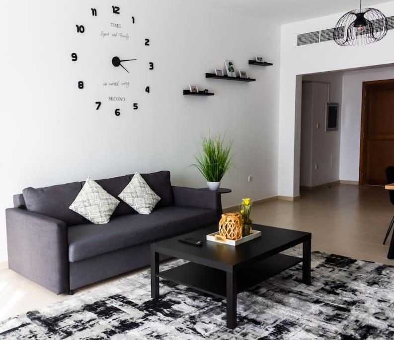 Supurb 2 Bed Sea Front Appartement *