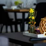 Supurb 2 Bed Room Apt Sea Front